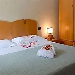 מלון Grand Mediterraneo 4*